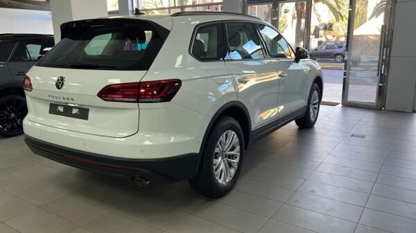 Volkswagen Touareg - Image 2